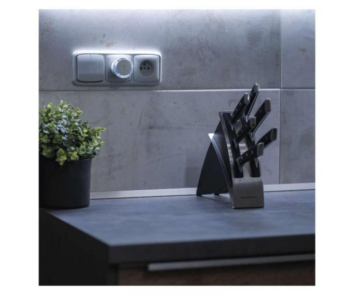 LED non svtlo P3306 s fotosenzorem do zsuvky Emos P3306