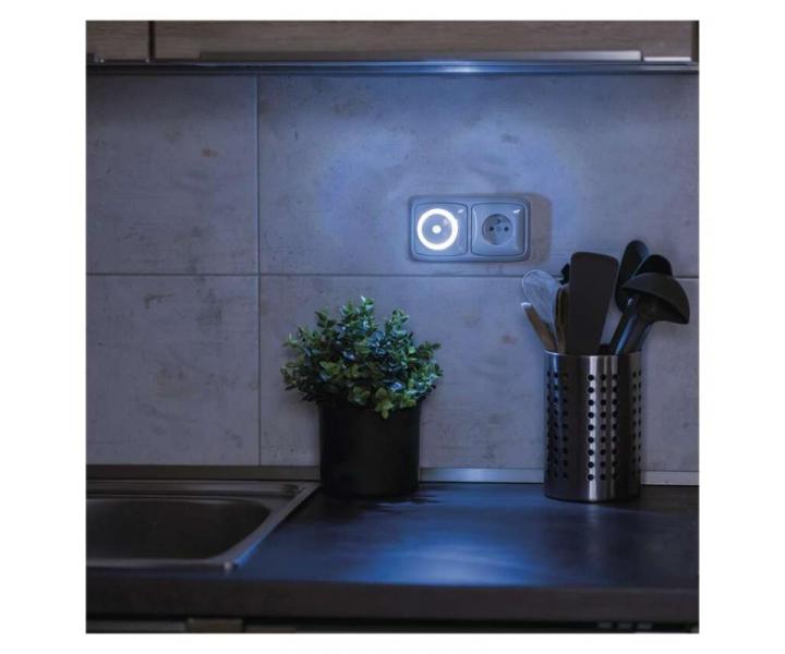 LED non svtlo P3306 s fotosenzorem do zsuvky Emos P3306